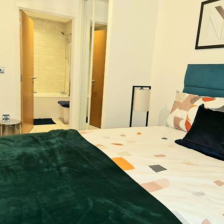 Exquisite Cosy 2-Bed Apartment In Salford 曼彻斯特 外观 照片