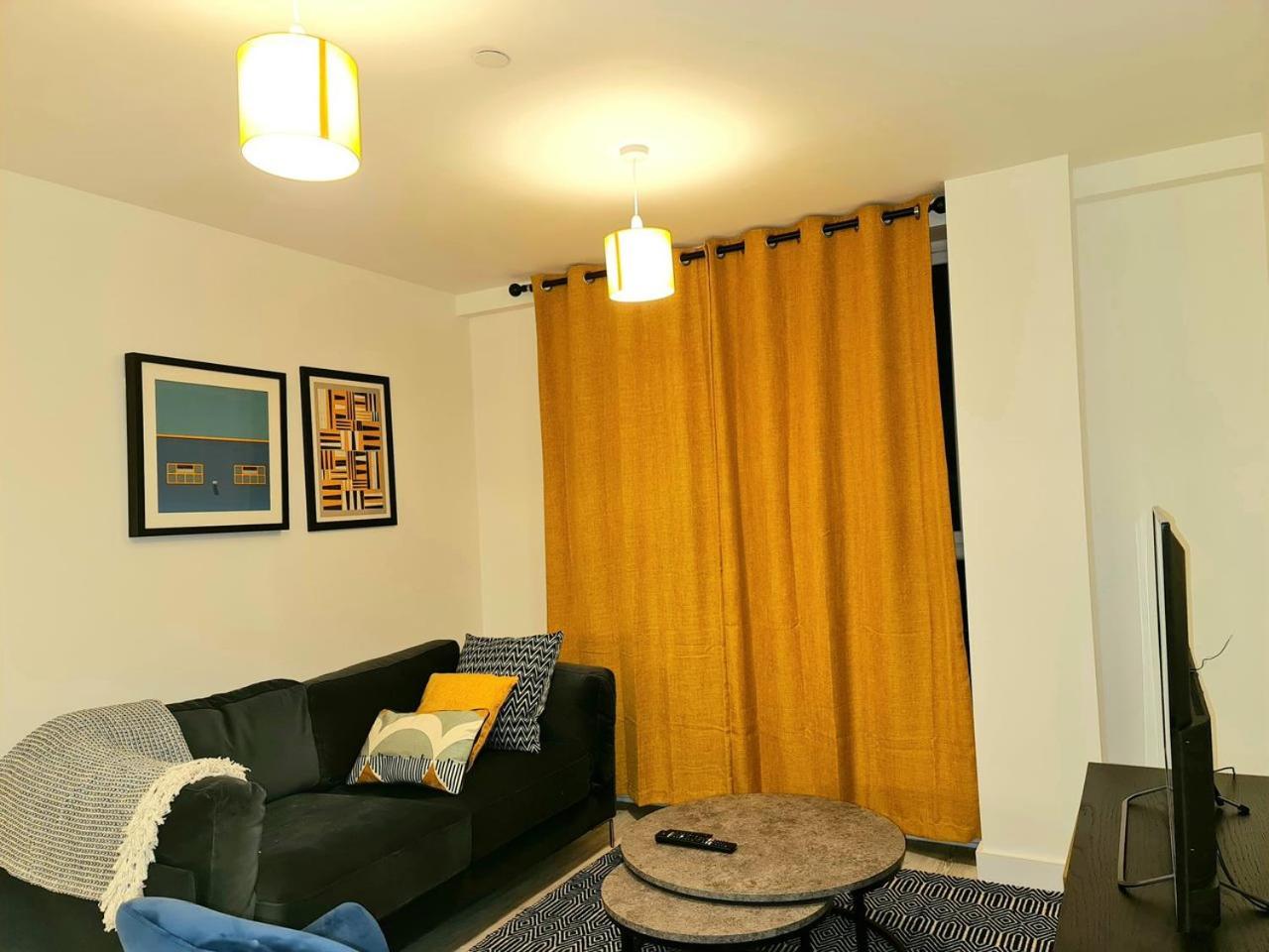 Exquisite Cosy 2-Bed Apartment In Salford 曼彻斯特 外观 照片